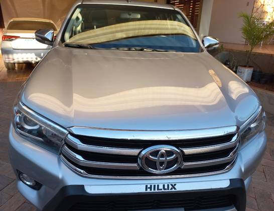 TOYOTA HILUX 2.8 SRX 4X4 CD 16V DIESEL 4P AUTOMÁTICO
